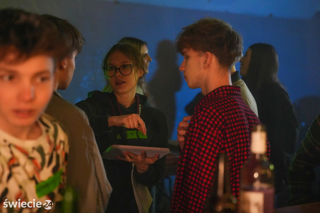 Zaglądamy za kulisy filmu o „czerwonym” ogólniaku