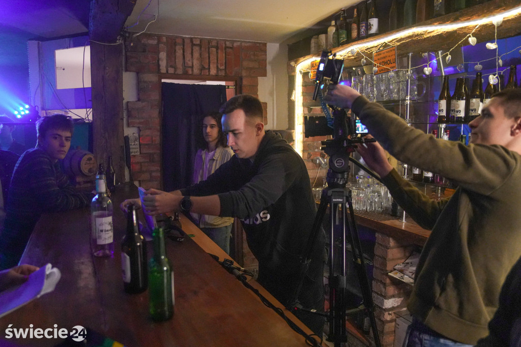 Zaglądamy za kulisy filmu o „czerwonym” ogólniaku