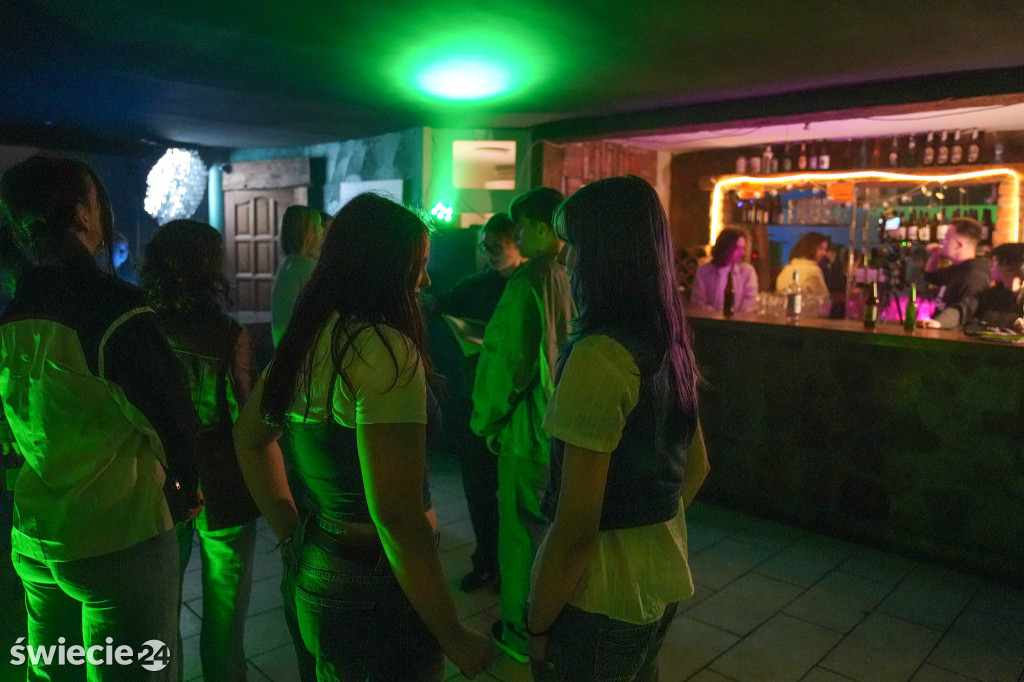 Zaglądamy za kulisy filmu o „czerwonym” ogólniaku