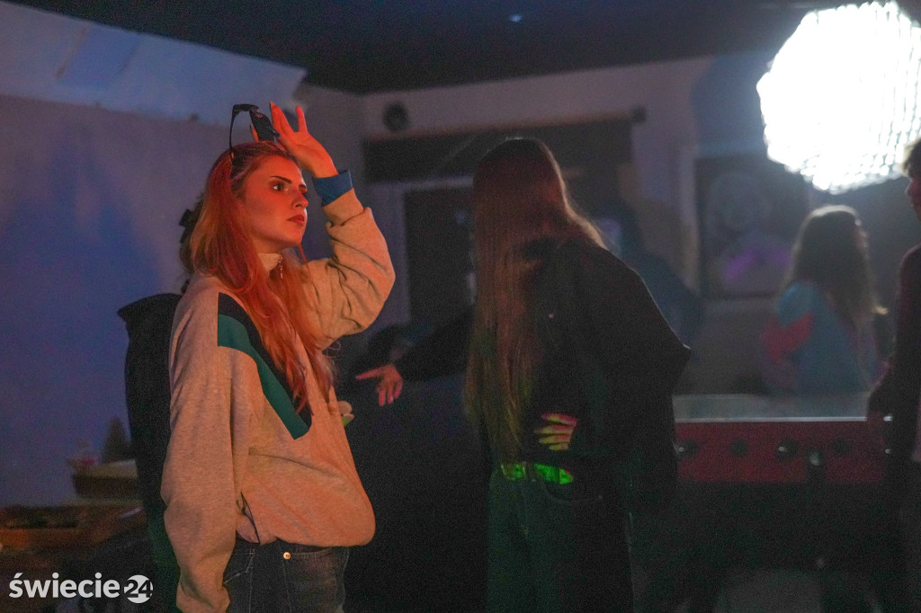 Zaglądamy za kulisy filmu o „czerwonym” ogólniaku