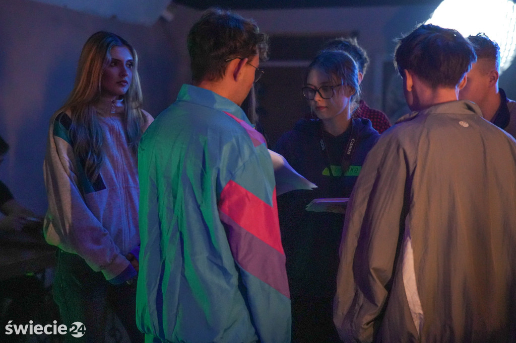 Zaglądamy za kulisy filmu o „czerwonym” ogólniaku