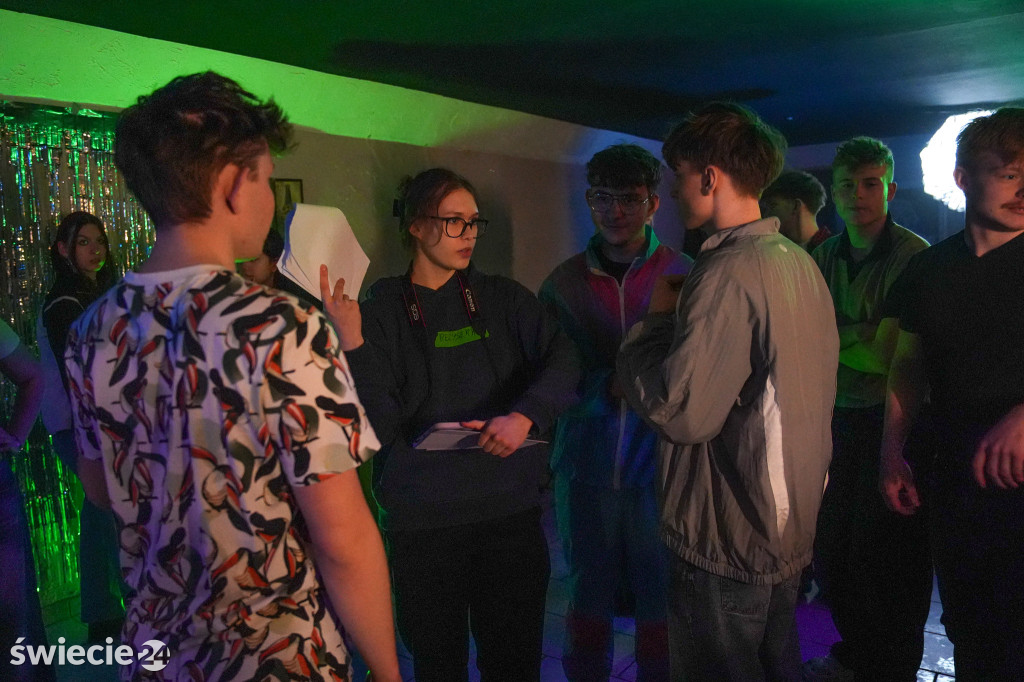 Zaglądamy za kulisy filmu o „czerwonym” ogólniaku