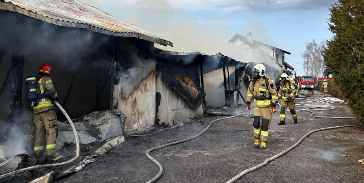 Ogromny pożar w Chełmnie. Dym widoczny z daleka