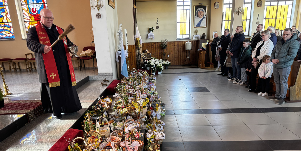 Święcenie pokarmów w Przechowie