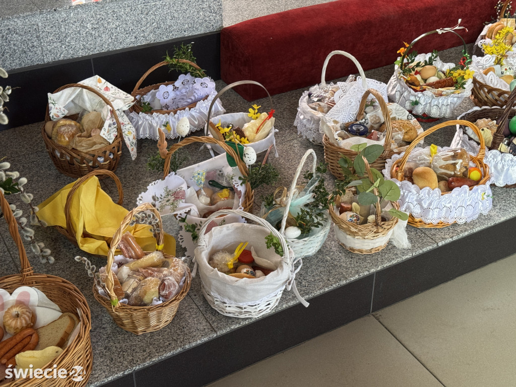 Święcenie pokarmów w Przechowie