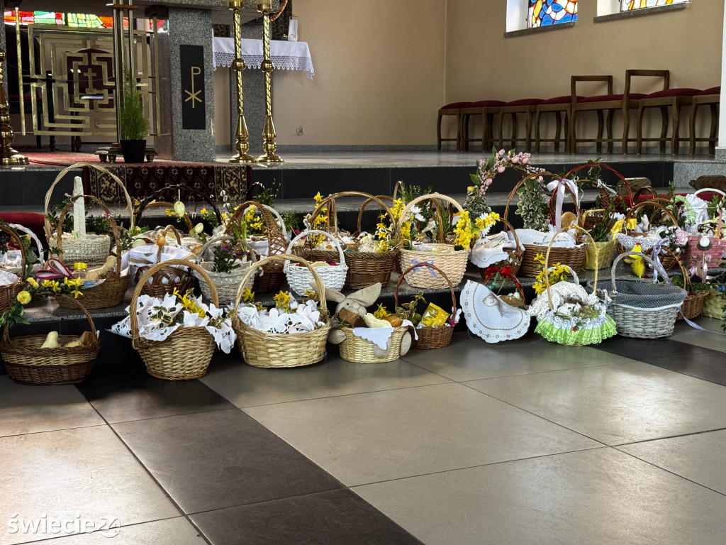 Święcenie pokarmów w Przechowie