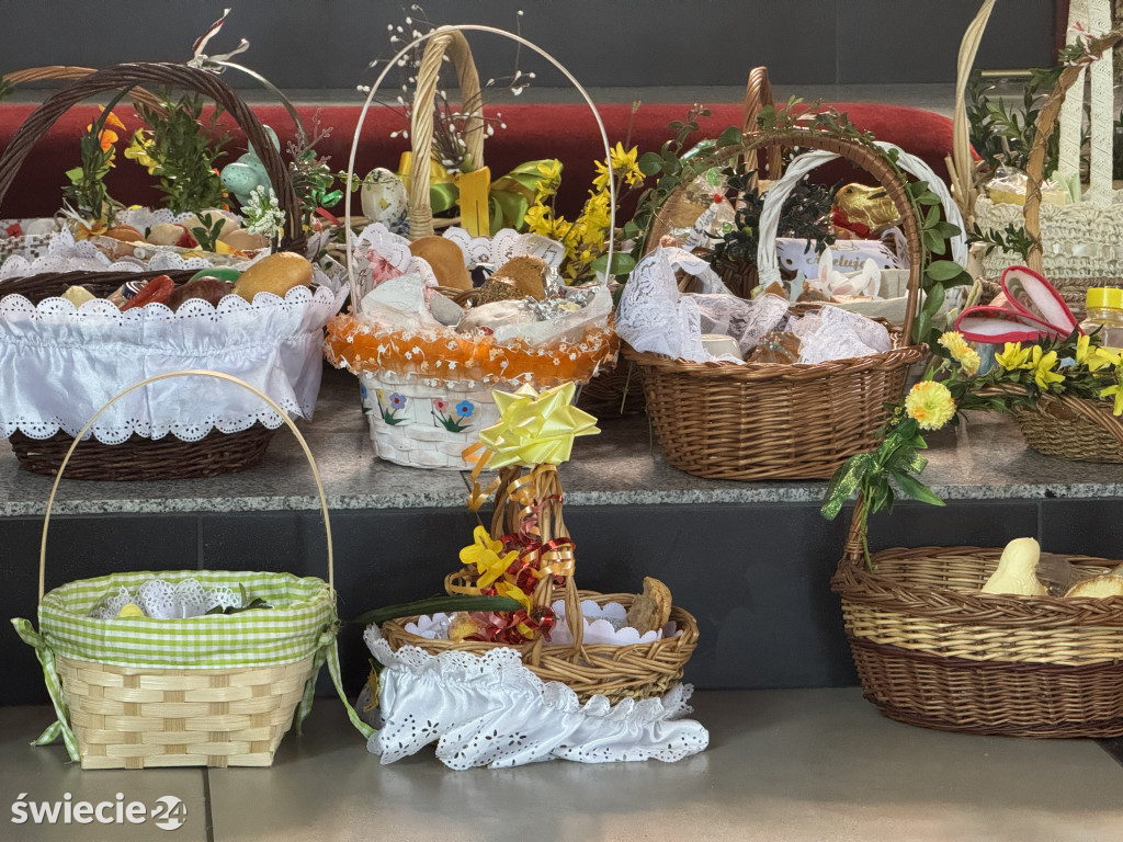 Święcenie pokarmów w Przechowie