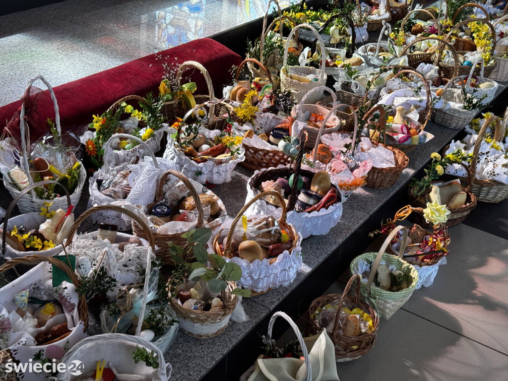 Święcenie pokarmów w Przechowie