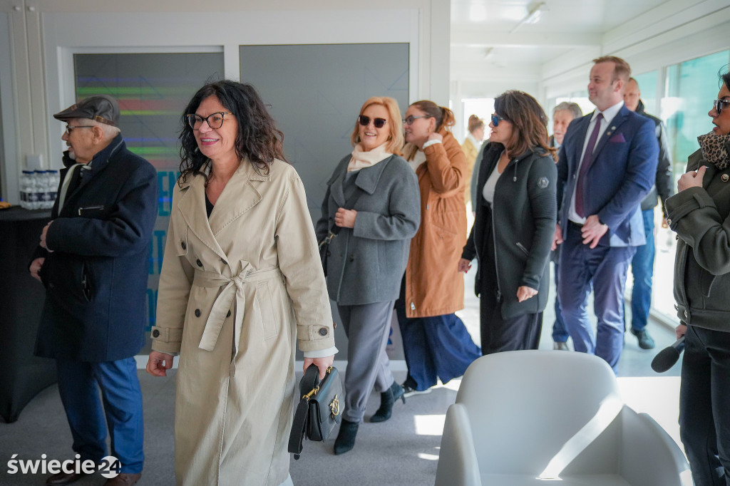 Kryty kort w Świeciu wreszcie otwarty