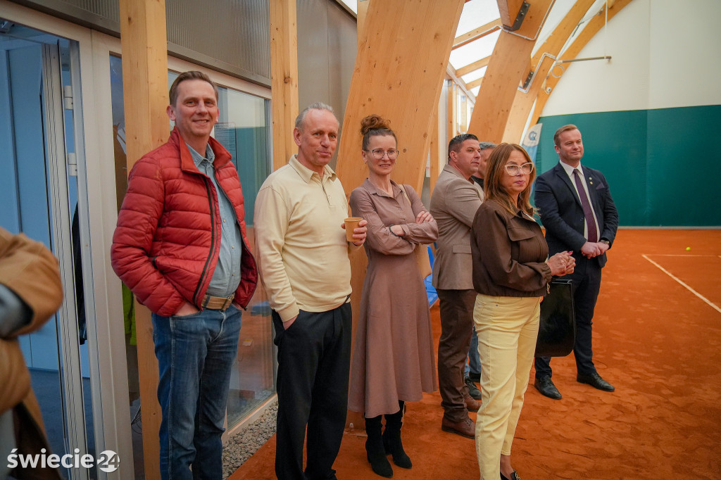 Kryty kort w Świeciu wreszcie otwarty