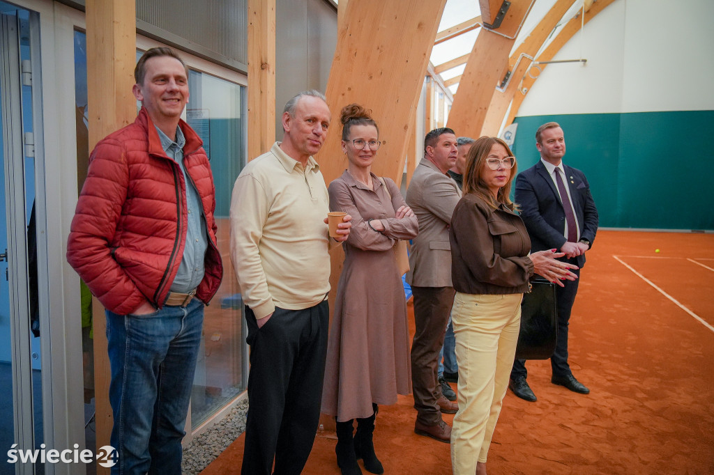 Kryty kort w Świeciu wreszcie otwarty