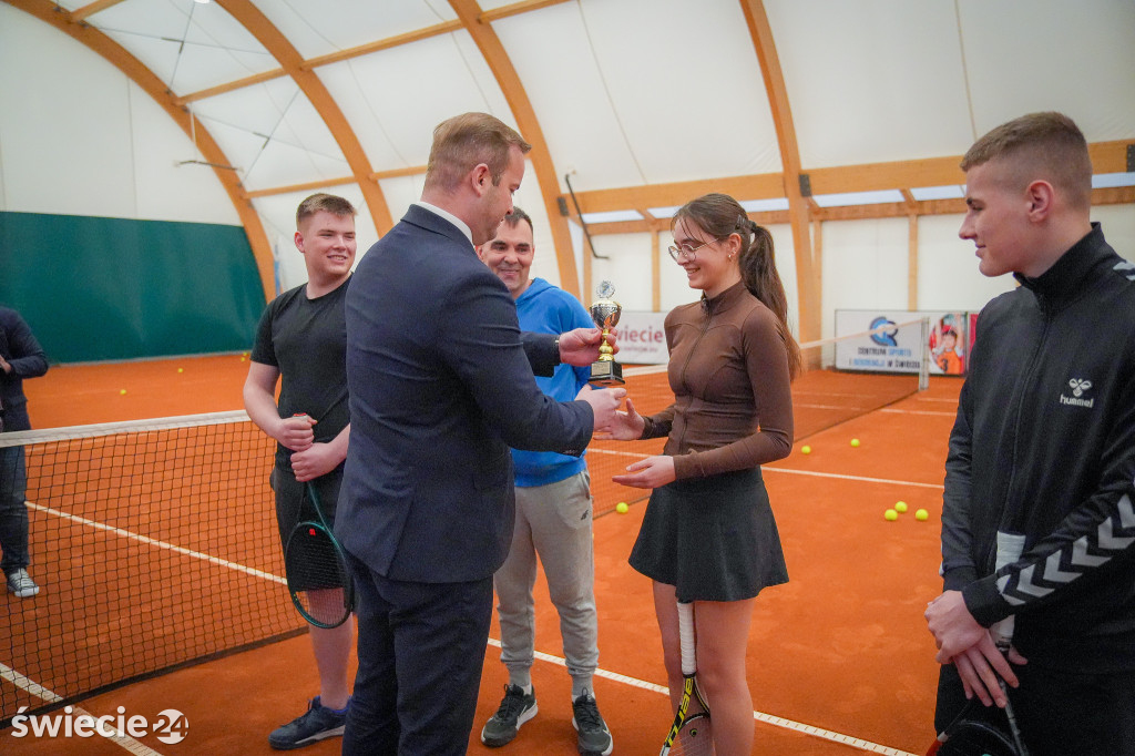 Kryty kort w Świeciu wreszcie otwarty