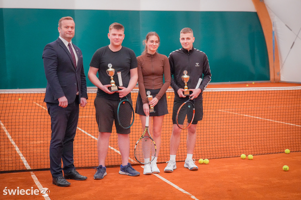 Kryty kort w Świeciu wreszcie otwarty