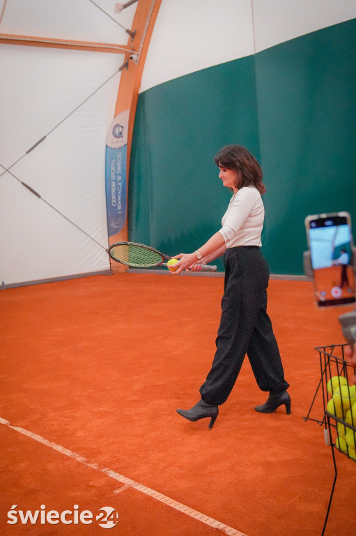 Kryty kort w Świeciu wreszcie otwarty