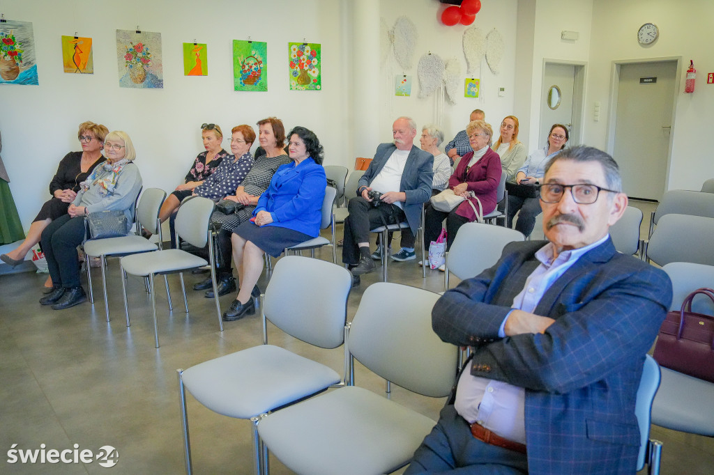 Seniorzy wydali zbiór opowiadań „Szepty Borów Tucholskich”