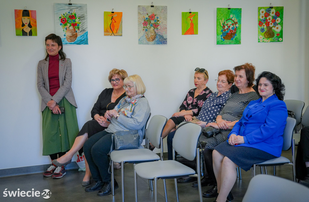 Seniorzy wydali zbiór opowiadań „Szepty Borów Tucholskich”