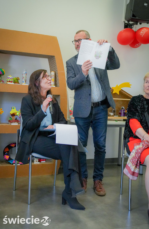 Seniorzy wydali zbiór opowiadań „Szepty Borów Tucholskich”