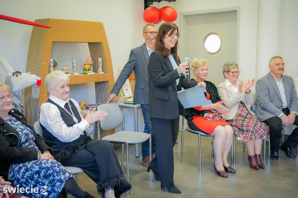 Seniorzy wydali zbiór opowiadań „Szepty Borów Tucholskich”