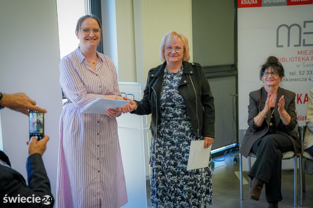 Seniorzy wydali zbiór opowiadań „Szepty Borów Tucholskich”