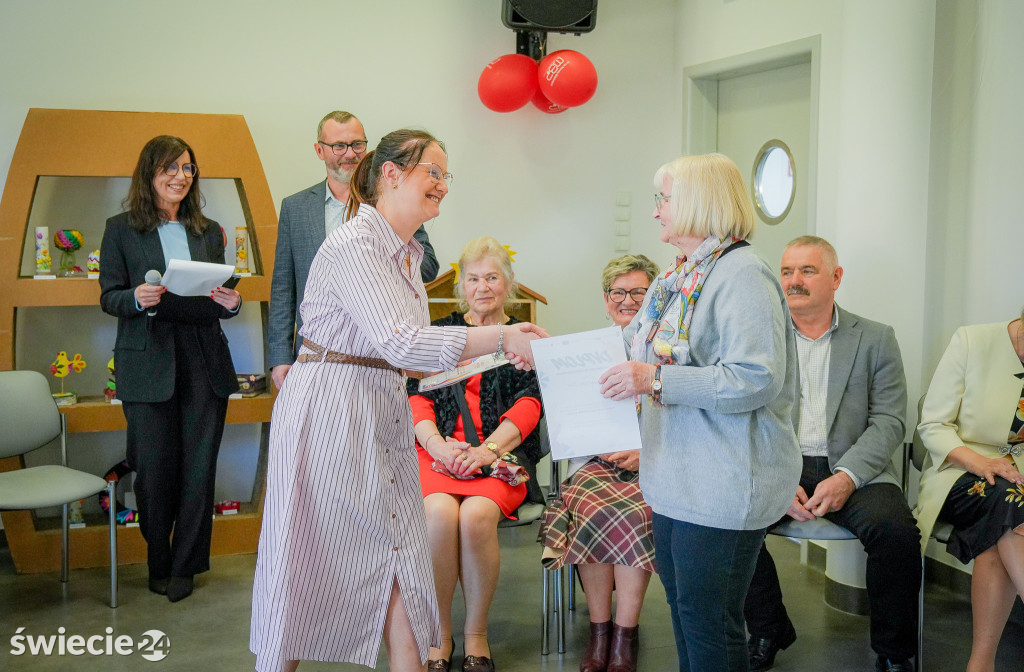 Seniorzy wydali zbiór opowiadań „Szepty Borów Tucholskich”