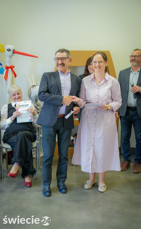 Seniorzy wydali zbiór opowiadań „Szepty Borów Tucholskich”