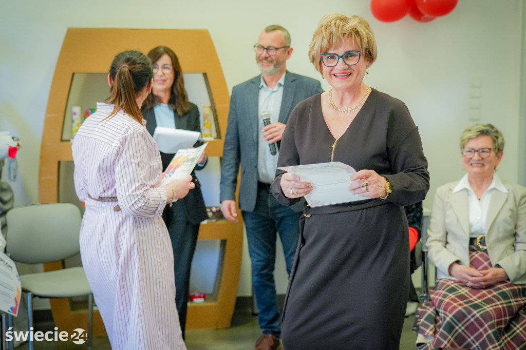 Seniorzy wydali zbiór opowiadań „Szepty Borów Tucholskich”