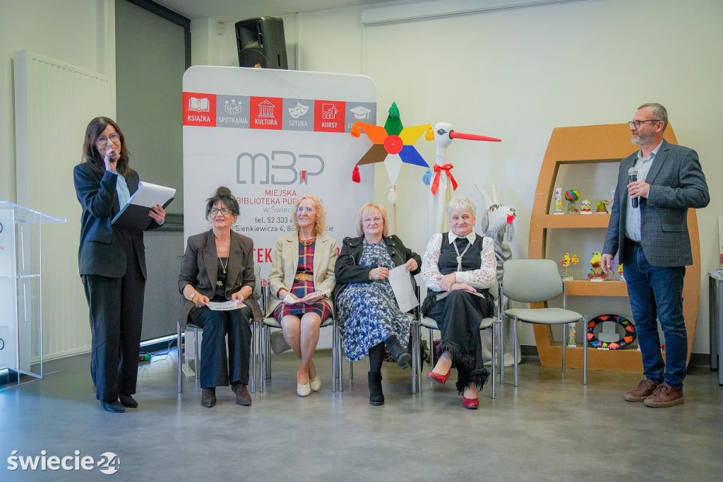 Seniorzy wydali zbiór opowiadań „Szepty Borów Tucholskich”