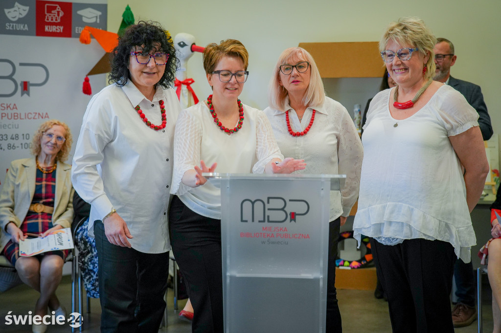 Seniorzy wydali zbiór opowiadań „Szepty Borów Tucholskich”