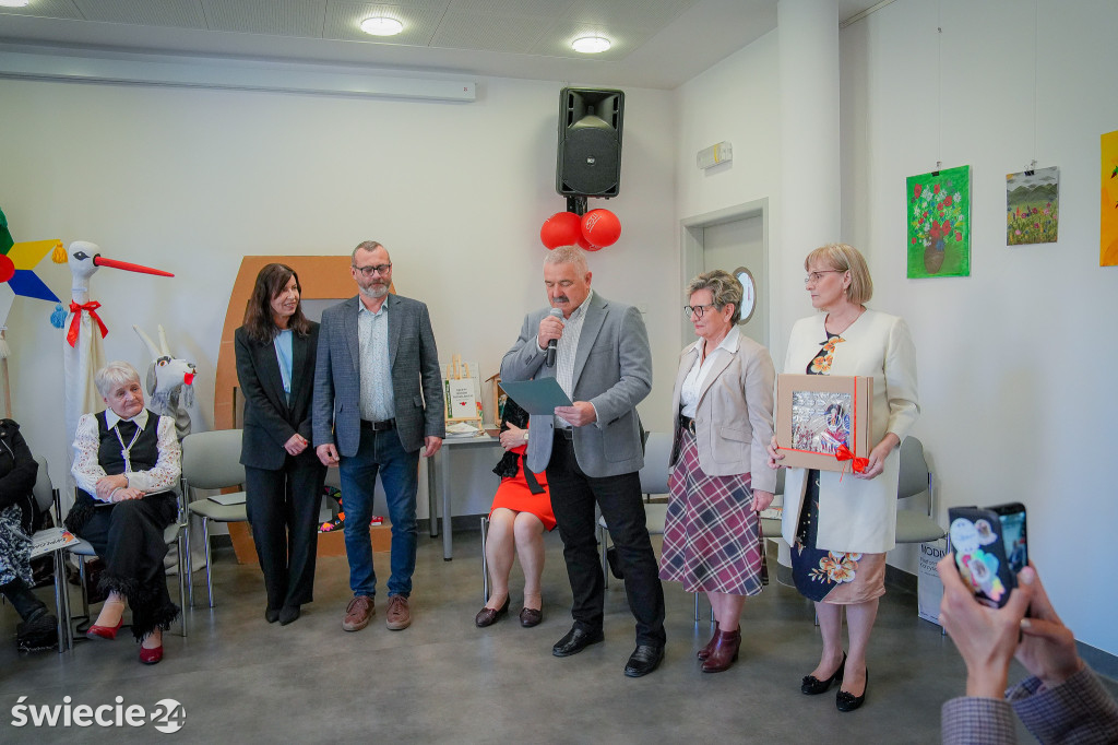 Seniorzy wydali zbiór opowiadań „Szepty Borów Tucholskich”