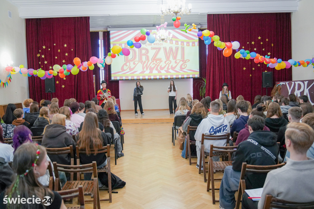 Drzwi otwarte w I LO w Świeciu