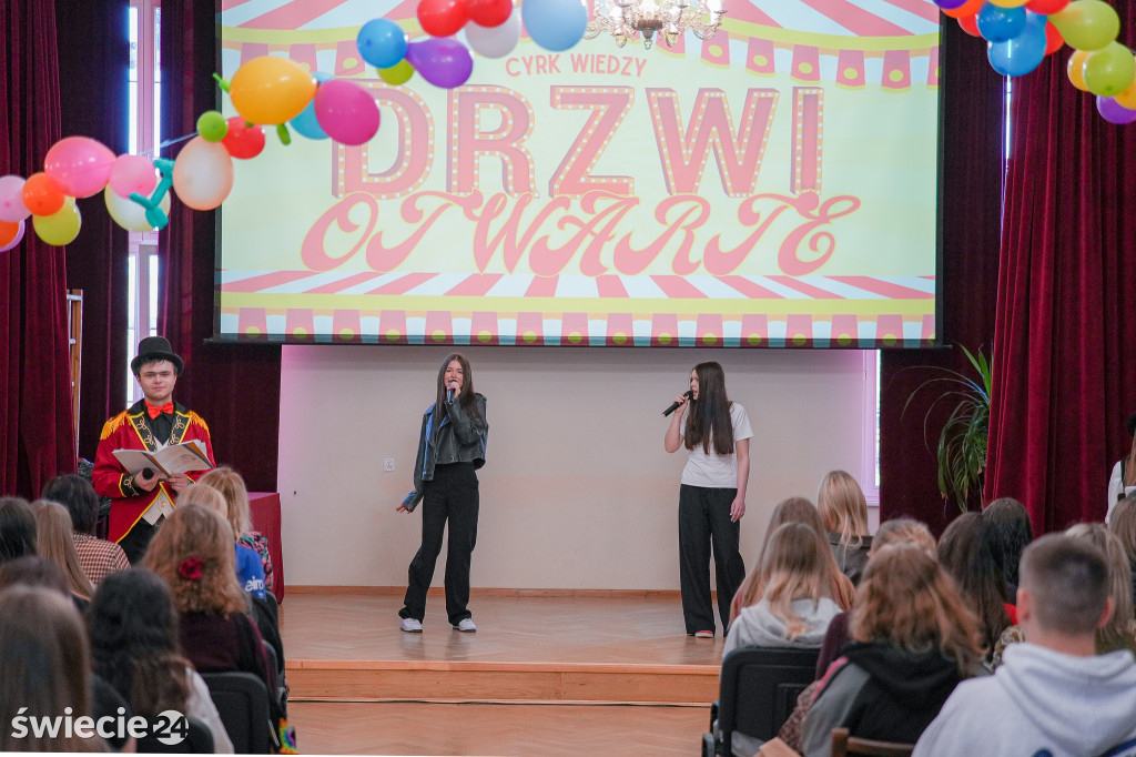 Drzwi otwarte w I LO w Świeciu