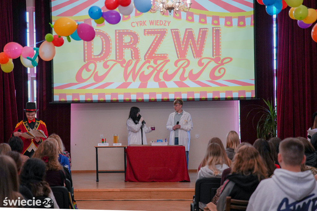 Drzwi otwarte w I LO w Świeciu