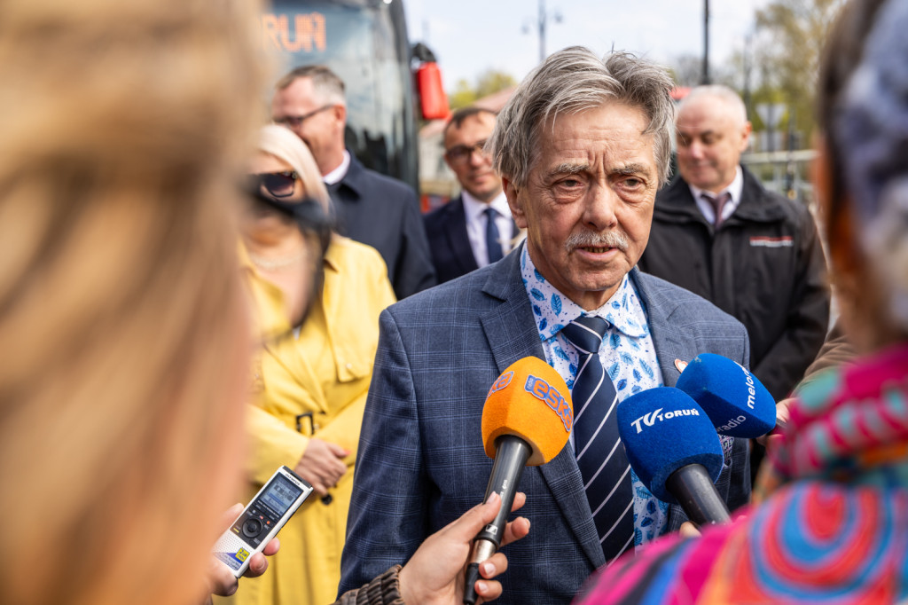 Nowe autobusy na drogach województwa