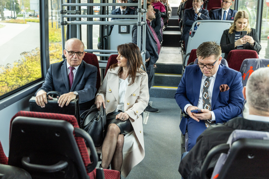 Nowe autobusy na drogach województwa