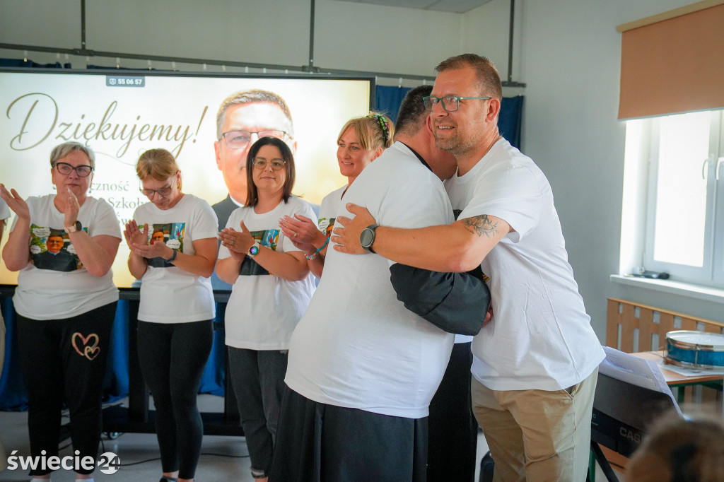 Biskup nominat żegna się ze szkołą