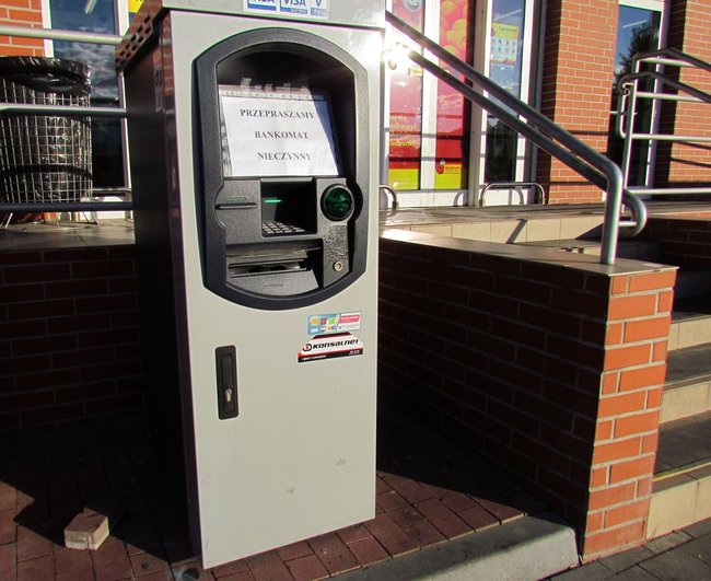 Saperzy przy bankomacie