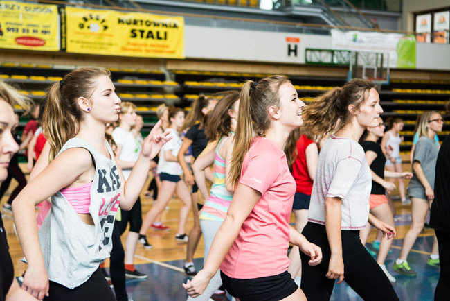 Uczniowie chętnie ćwiczą zumbę