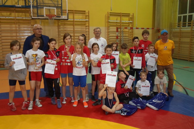 Sukces świeckich zapaśników