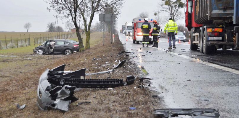 Kierowca citroena wymusił pierwszeńswto. Trafił do szpitala. Fot. Krzysztof Nowicki