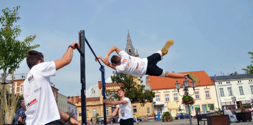 Obok prób podciągania można było obejrzeć pokazy kalisteniki. Fot. Krzysztof Nowicki