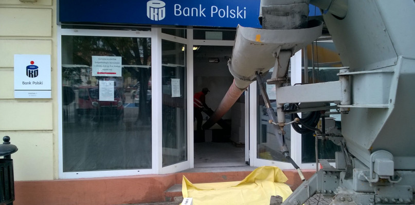 I co z PKO? Czy wiecie co oni tam tak burzą i betonują?