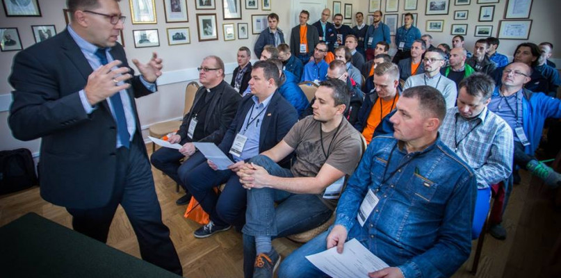 W prawie stu polskich miastach działają Ojcowskie Kluby. Fot. Tato.net