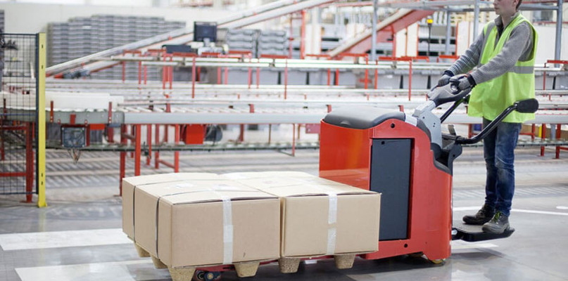 Największe zalety paleciaków elektrycznych czyli dlaczego warto je mieć?