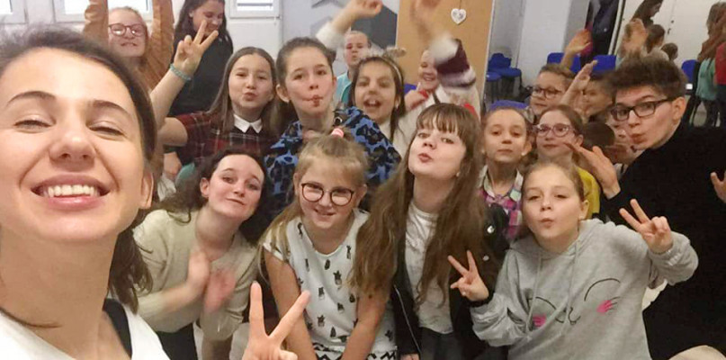 Na wspólne śpiewanie z Julią Olędzką było wielu chętnych. Fot. SOK Stokrotka