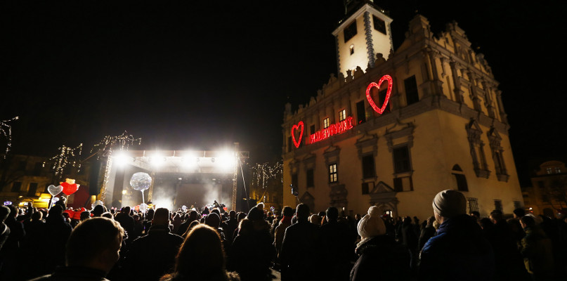 Już 19 raz na chełmińskim rynku pojawią się tłumy zakochanych. Fot. www.walentynkichelminskie.pl