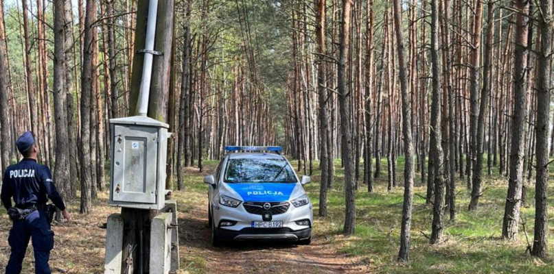 Policjanci nakryli złodzieja na kradzieży kabli telefonicznych. Fot. KPP Świecie