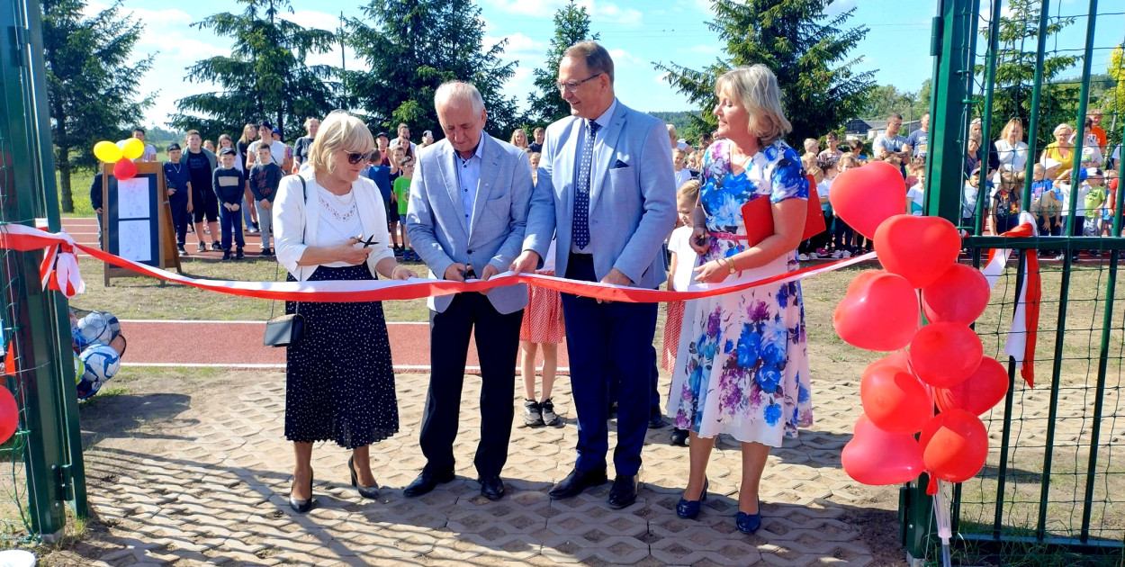 Uroczystego otwarcia dokonali Maria Jankowska, przewodnicząca Rady Gminy Warlubie, Franciszek Koszowski, wicestarosta świecki oraz Eugeniusz Kłopotek, wójt gminy Warlubie/ fot. GOKSiT w Warlubiu