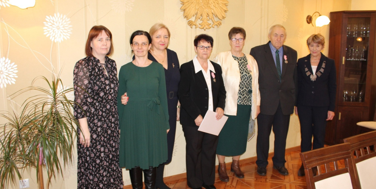 Jubilaci podczas uroczystości w urzędzie/fot. UG Lniano