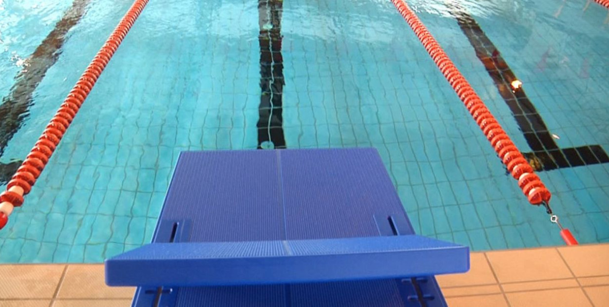 Po chlorowaniu i uzdatnianiu woda w basenach znowu czysta