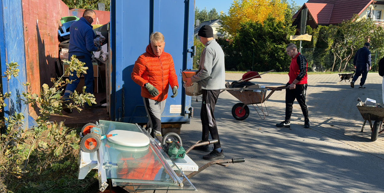Mobilna zbiórka odpadów. Gdzie jeszcze przyjedzie kontener? WIDEO